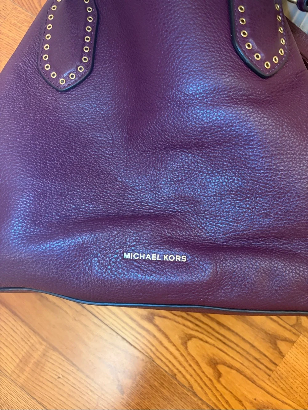 🔥Michael Kors Burgundy Leather Shoulder Bag with Gold Hardware🔥